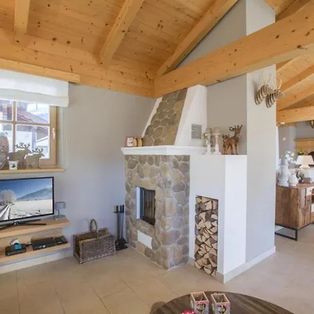 Schoeneben Bergkristall * Wald im Pinzgau