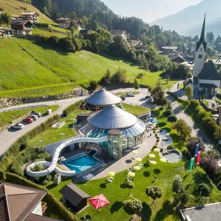 Holiday home Schoeneben Bergkristall Wald im Pinzgau